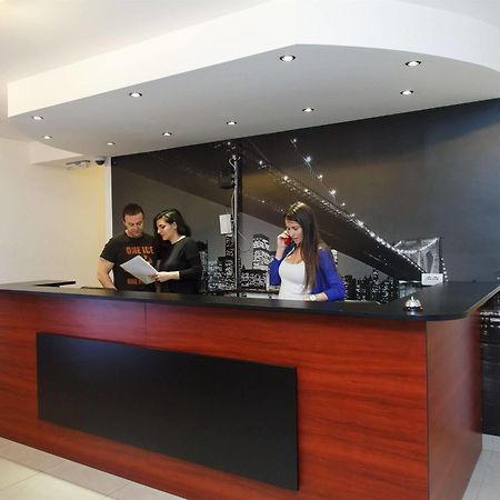 Downtown Apart Hotel Bane Belgrado Buitenkant foto