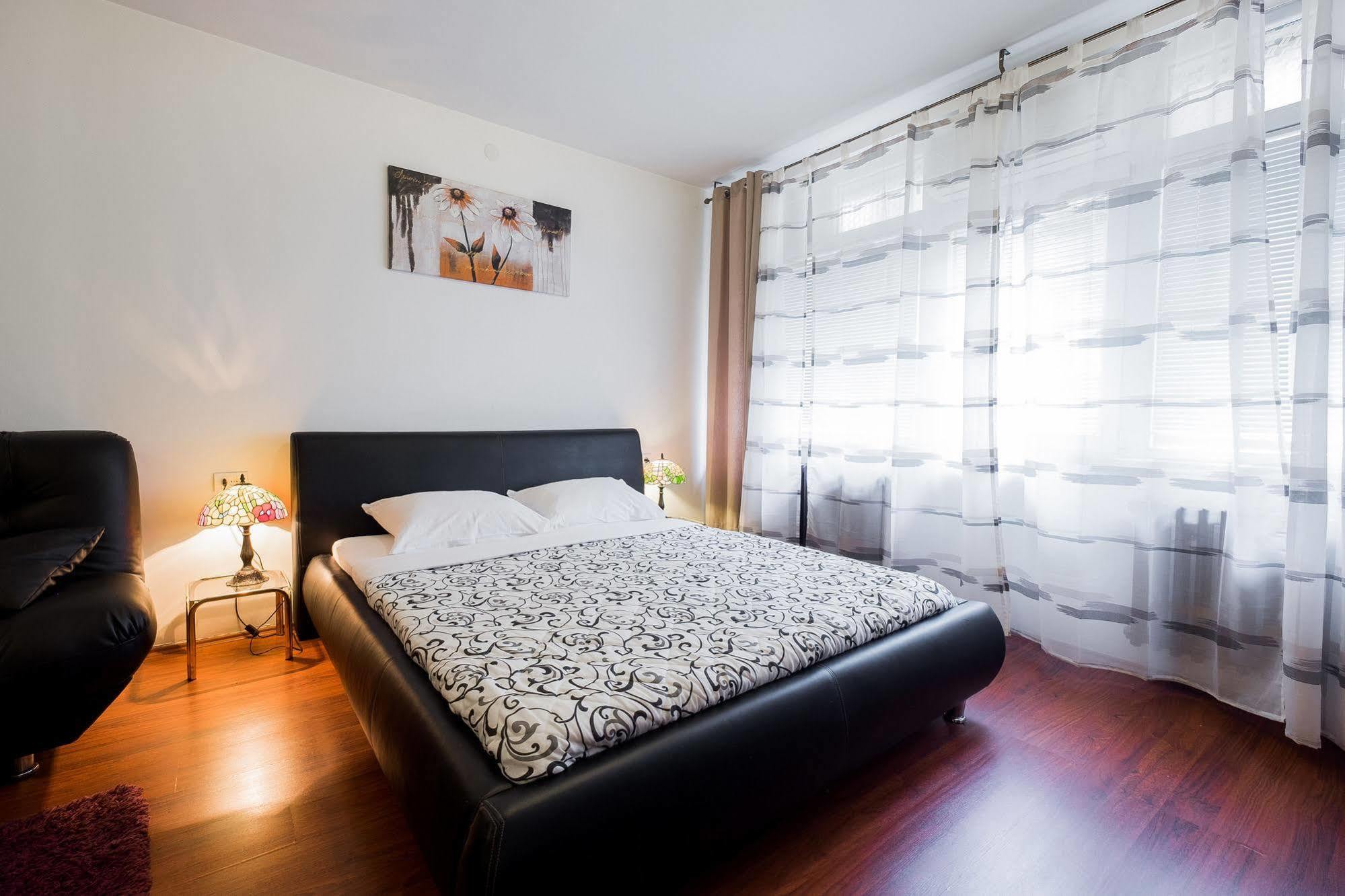 Downtown Apart Hotel Bane Belgrado Buitenkant foto