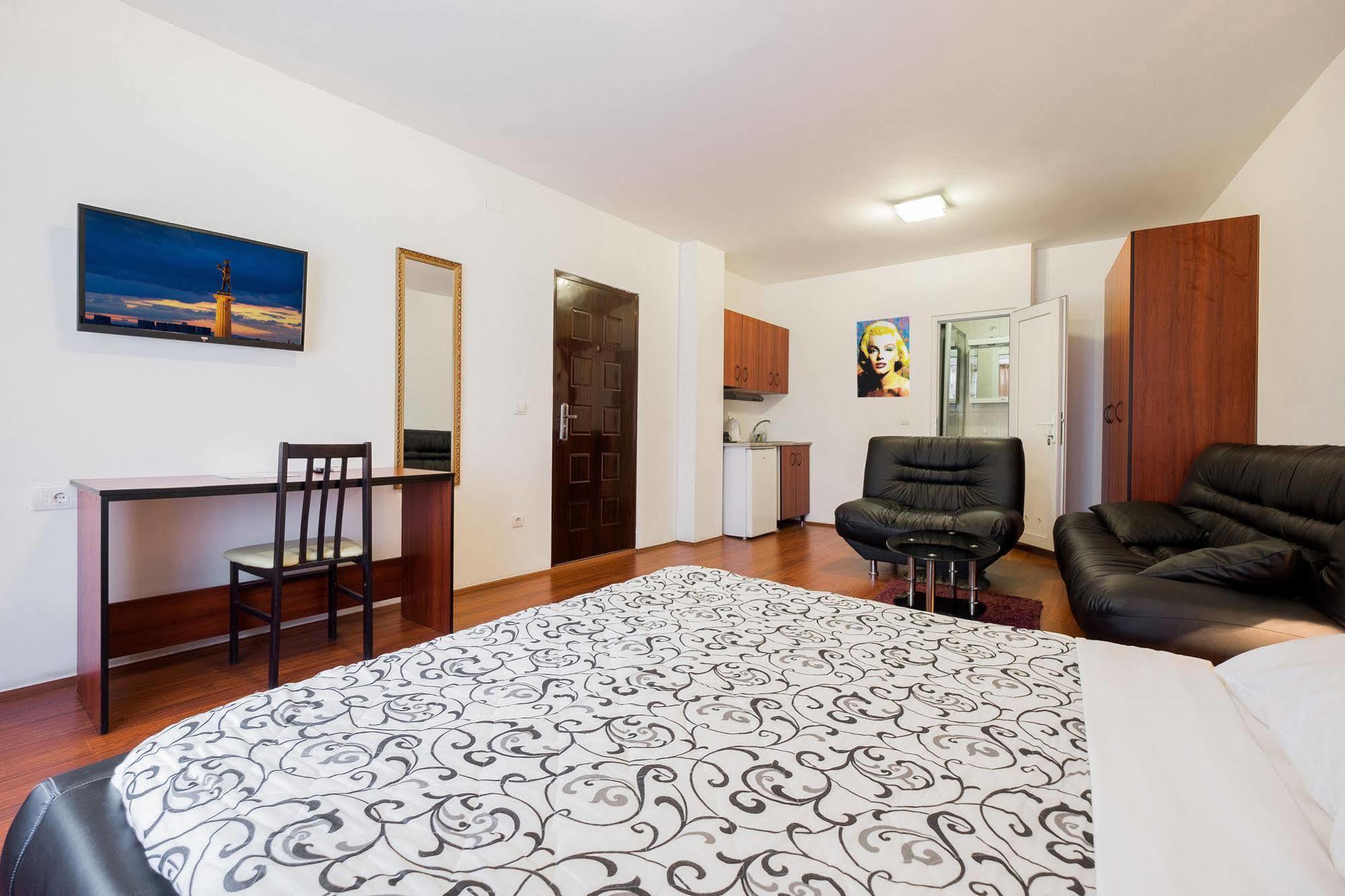 Downtown Apart Hotel Bane Belgrado Buitenkant foto