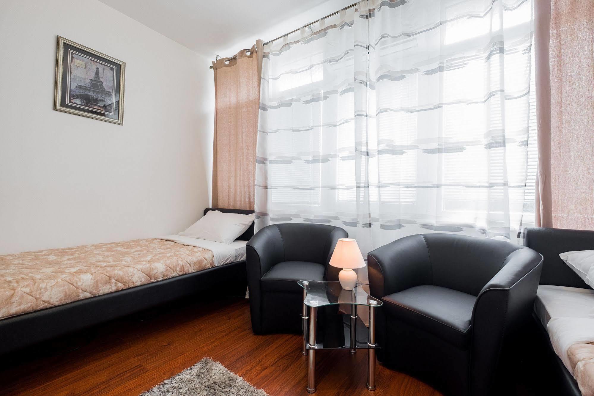 Downtown Apart Hotel Bane Belgrado Buitenkant foto
