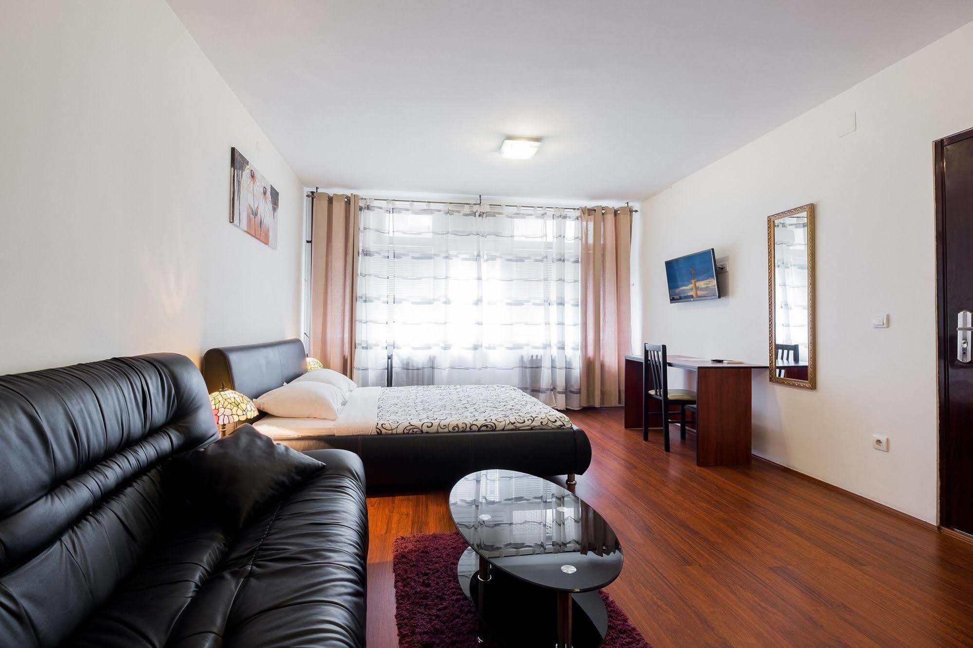 Downtown Apart Hotel Bane Belgrado Buitenkant foto